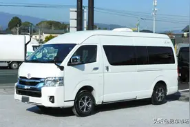 丰田海狮加长轴露营房车，霸道同款2.7升排量，内装环形大沙发图片