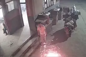 中元节真是吓人，男子烧纸钱惊现龙卷风图片