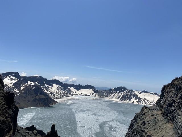 中国天气两重天，长白山暴雪关闭景点，海南连续几天超40℃高温