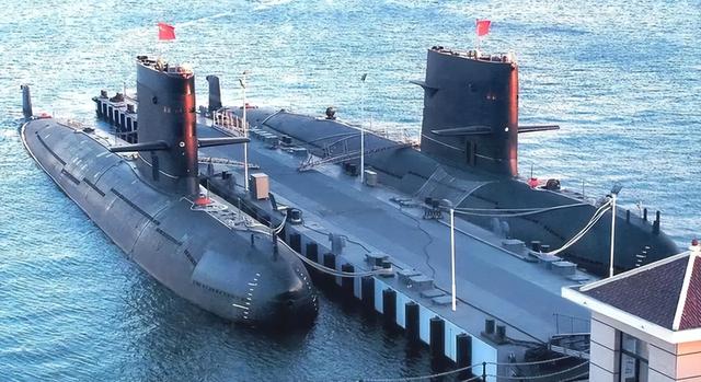 隐形“水下死神”！095核潜艇强势加入福建舰，隐蔽突击冠绝海疆