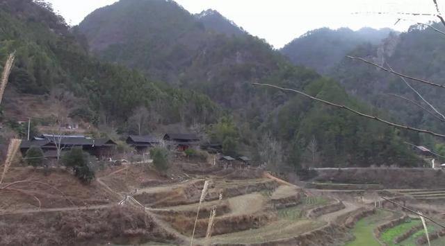 山居这些年,探访过无数苗族村寨,除了羡慕还是羡慕