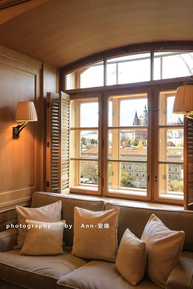 在这个欧洲炼金师都梦想发财的“黄金之城”，能否发现翻身指南？