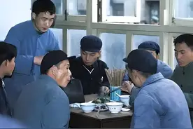 八十年代下馆子，5元钱能喝到啥酒？看了饭店酒水清单才相信图片