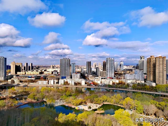 丝路明珠库尔勒春景：云卷云舒里的壮美画卷