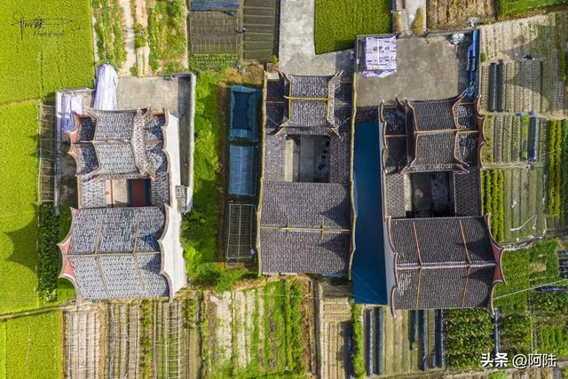 这样的特色民居只有在福建宁德才能遇见，跟千年古镇仅隔着条国道