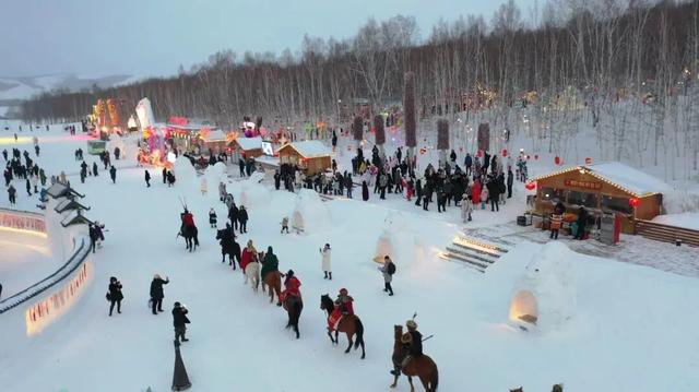 雪映桦林灯耀华章——牙克石首个桦林雪原十五花灯会侧记