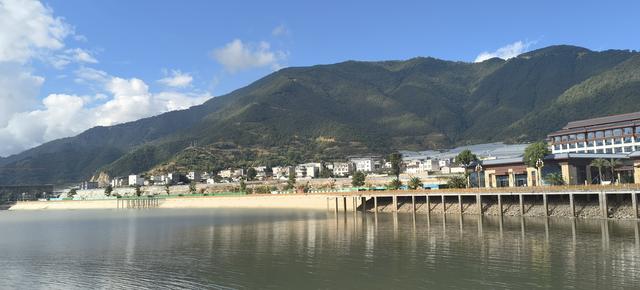 108国道上的“土豪村”，打造产业+生态+旅游发展模式，值得游玩