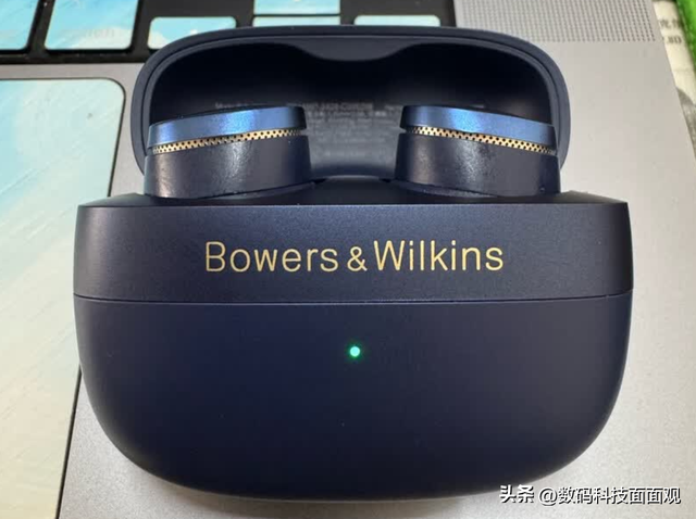 顶级旗舰蓝牙耳机推荐，发烧友必备，圈铁混合5单元HiFi音质