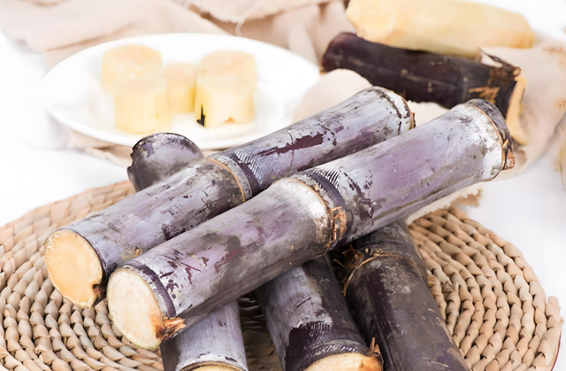 “上午立冬大雪封门	，下午立冬单衣过冬	”，今年立冬上午还是下午