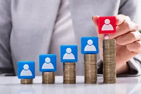 降薪自救？从千万元年薪降至月薪万元，房企高管薪酬大起底图片