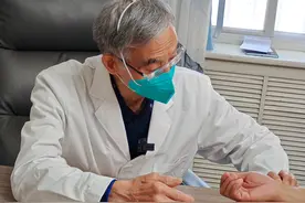 喝中药一个月了没效果是咋回事？老中医讲古法熬药和时辰给药法图片