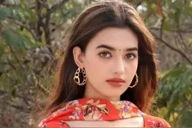 印度美女来中国旅游后，不到一天就破防：原来中印差距竟然这么大图片