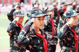 太原市迎泽区双东小学：小小少年，“军人”气质图片