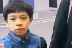 10岁霍中曦：长得不像爸爸霍启刚爷爷霍震霆，反而像太爷爷霍英东图片