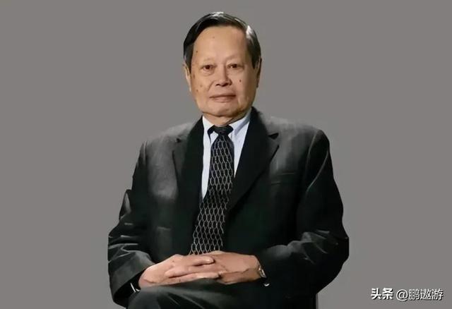 杨振宁因病逝世！刚过完103岁生日，最后一次亮相是为妻子庆生