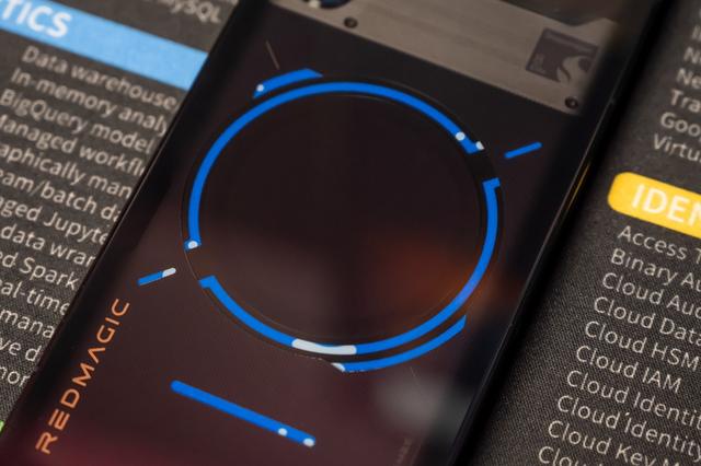 红魔11 Pro+上手体验，“风冷+水冷”的游戏手机，强的离谱？