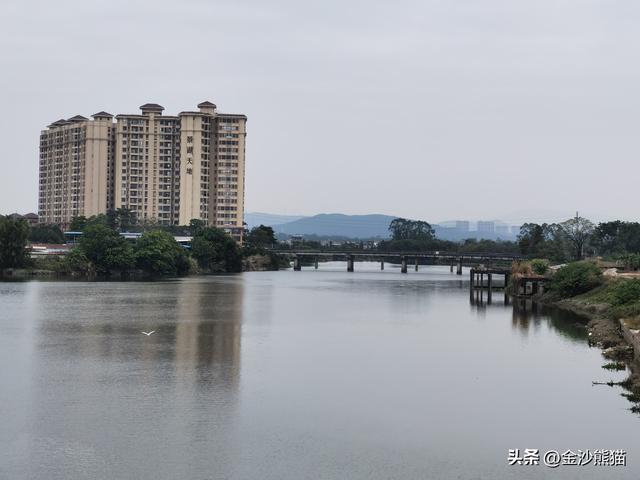 夜宿新会 登象山 抵广东大泽 10元双人早餐 双龙连续第三年千里骑行20