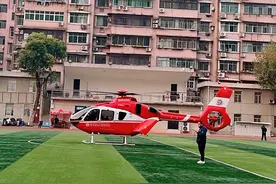 枝江59岁男子突发心梗病情恶化，直升机79分钟紧急转运武汉救治图片