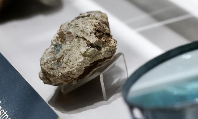 谈不拢就打！中国正式下达第77号令，对日涨价开始，高市故作镇定