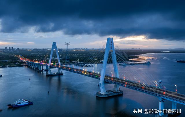海南文昌：清澜大桥夜景迷人