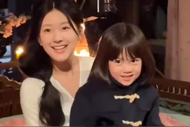 这一次 赵露思5岁网红女儿的“底裤被扒光” 网友的话终于有人信了图片