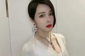 《少帅》里的谷瑞玉的扮演者汤晶媚 40岁 165身高 身材比例绝美图片