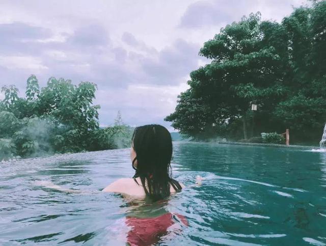 来贺州叹“森林温泉秘境”！房内私汤看风景！宛如“世外桃源”