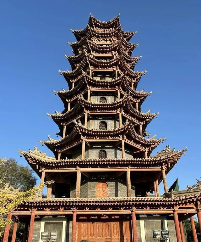 北京没想到，兰州也没想到，如今甘肃张掖，成了西北遛弯的好去处