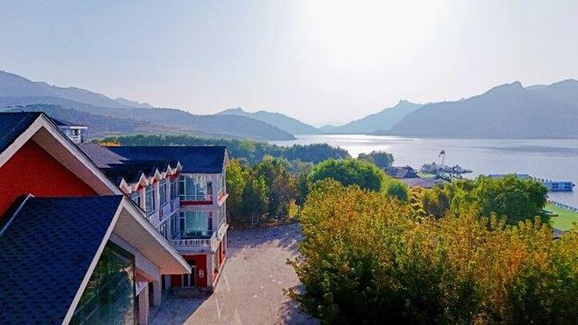 一起来看紫蒙湖秋日美景→