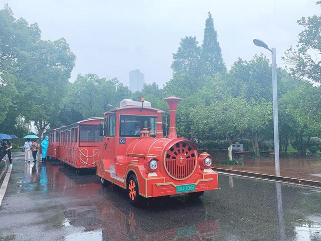 去过长沙才明白：橘子洲要去洲尾，岳麓山要看书院，这才是真地道
