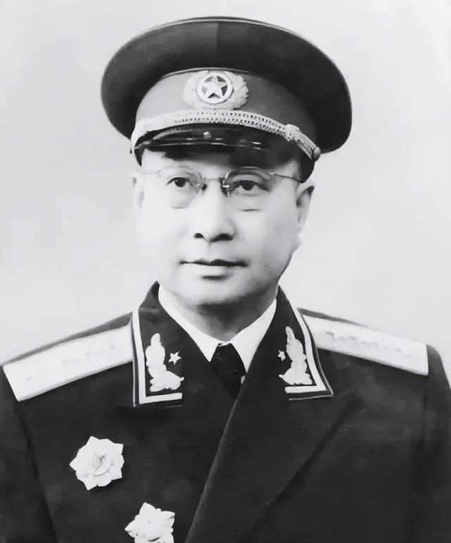 左权女儿考哈军工，政审却不过关，陈赓看后：你多填了个社会关系