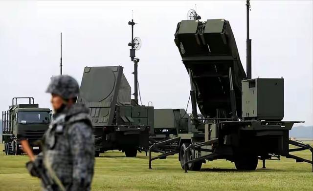 美国不许日方低头，祭出重磅手段；高市醒悟，对华作出重要表态