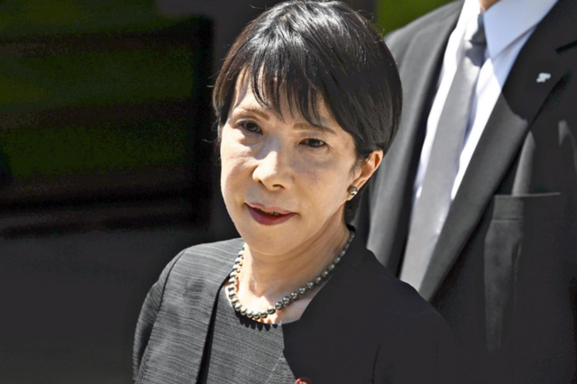 中方舰艇编队刚进钓鱼岛	，日本就动手了，不到24小时，美军也下场