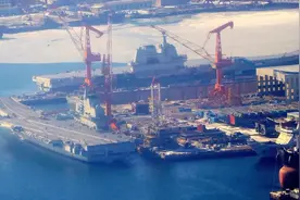 在中国造船厂内，13艘大型战舰同框开造，把美英法远远的甩在身后图片