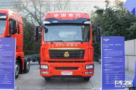 290马力+10档AMT！汕德卡G5S 6米8载货车配重卡驾驶室图片