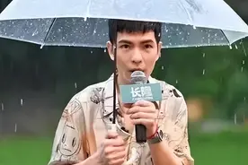 “科学盲区”萧敬腾：美国沙漠被迫下雨，向华强花500万请他唱歌图片