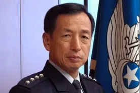 日本军队军衔制度图片