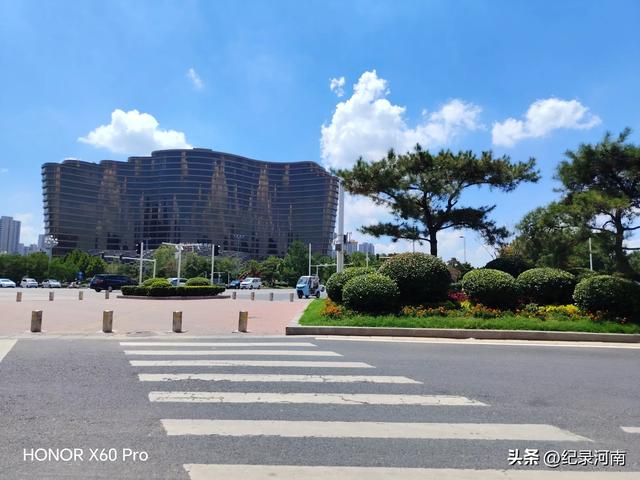 三线城市商丘市中心城区第一个也是唯一个五星级酒店信华建国酒店