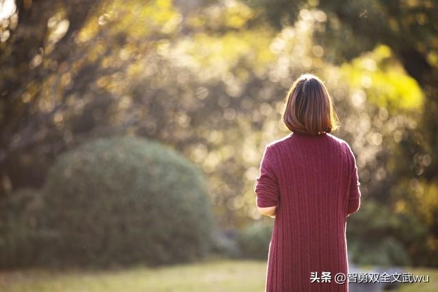 人到中年，最好的活法：沉淀过往不纠缠，向阳而行不回头