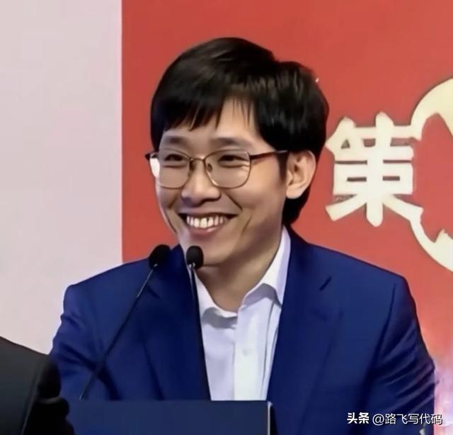 又一次被惊艳到，梁文锋再次开创历史，荣登国际期刊《自然》封面