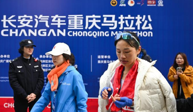 日本媒体公开锐评最快女护士离职风波，言辞犀利	，句句直戳她心窝