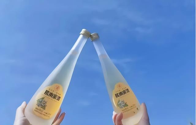 五一走进两当，追寻红色记忆