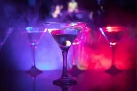 俗语：“三更莫贪色，半夜不恋食”，到底什么意思？图片