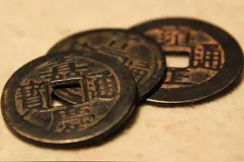 俗语：“枕下放三物，进财不寻路”，有何讲究？三物指什么图片