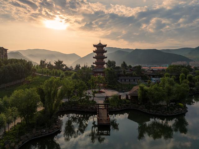 千年崖城，边境线上的时光秘境