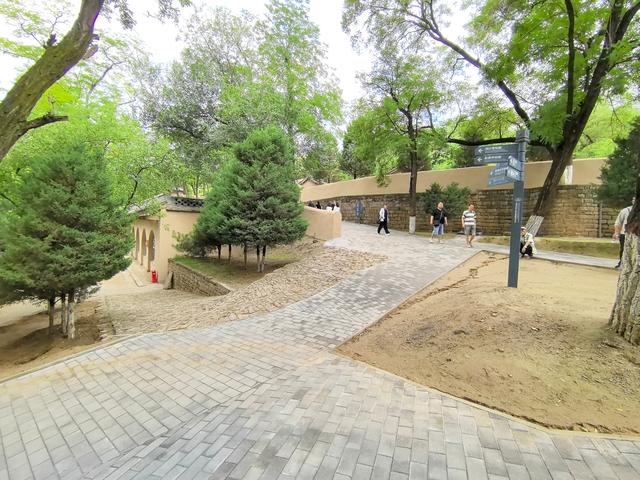 枣园是毛主席在延安的最后居住地，自此再未回延安，景区的看点？