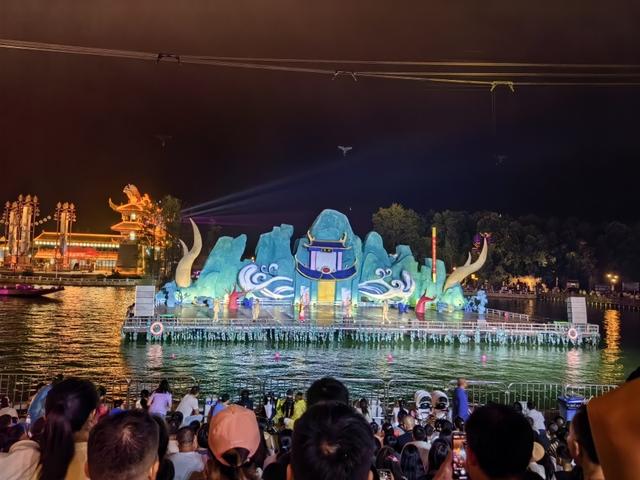 嘉鱼不夜城，越夜越精彩