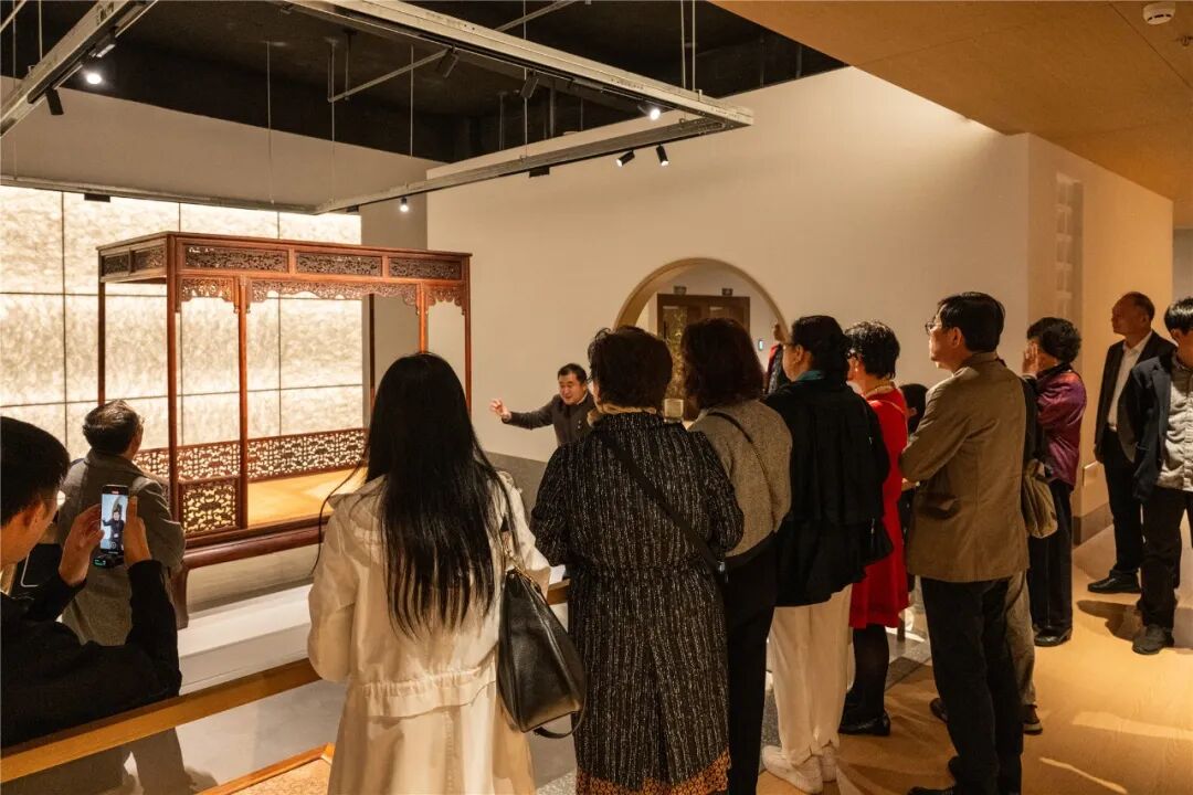 全球海外華文作家齊聚古都金陵,雅然家具藝術(shù)館助力文化出海 全球海外華文作家齊聚古都金陵,雅然家具藝術(shù)館助力文化出海