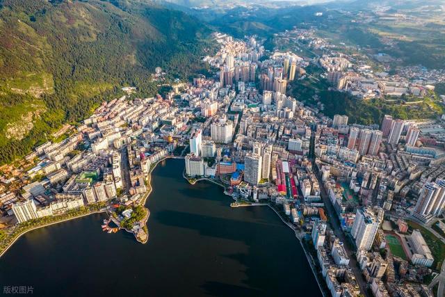 刚从湖北恩施回来，一共去了8个景点，说一些自己的真实感受！