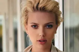 全球最性感女人斯嘉丽：黄金三围，眼神撩人！图片